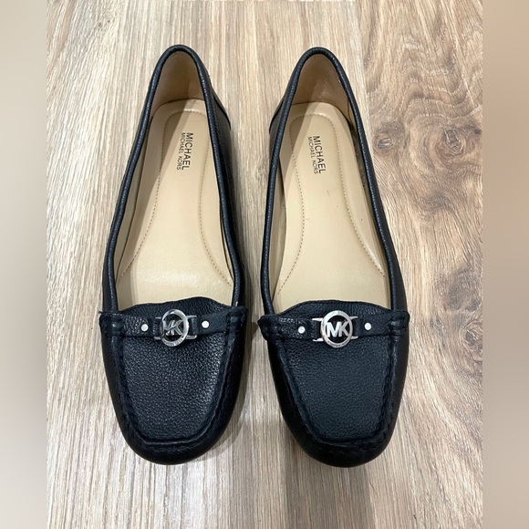Michael Kors Black Leather Slip On Flats Women's Size 7.5 EUC - Picture 1 of 6